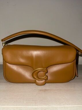 Chestnut Leather Shoulder Bag with Signature 'C' Accent